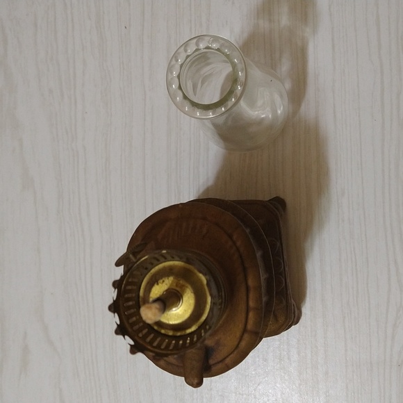 Vintage Chase Pot Belly Patio Kerosene Lamp - Picture 5 of 6